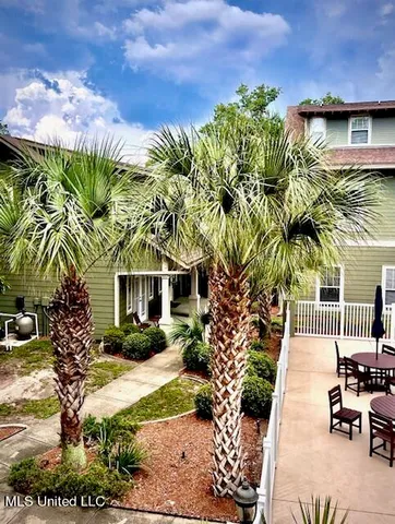 $268,500 | 922 Porter Avenue, Unit 221, Ocean Springs, MS 39564