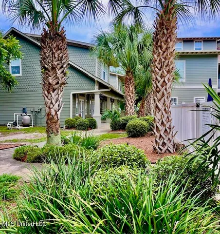 $268,500 | 922 Porter Avenue, Unit 221, Ocean Springs, MS 39564
