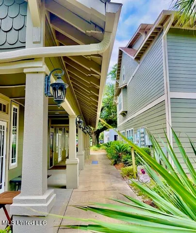 $268,500 | 922 Porter Avenue, Unit 221, Ocean Springs, MS 39564