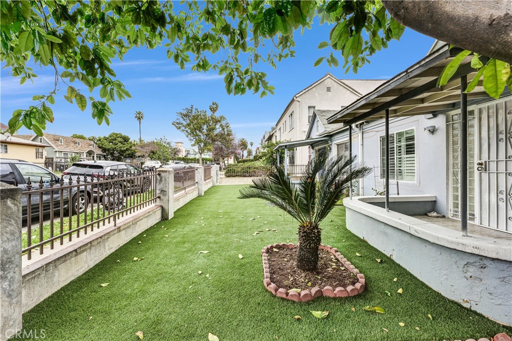 406 North Rampart Boulevard Los Angeles, CA 90026 - Photo 19 of 43