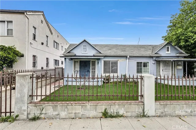 $925,000 | 406 North Rampart Boulevard, Los Angeles, CA 90026