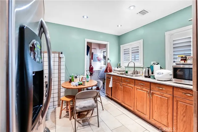 $925,000 | 406 North Rampart Boulevard, Los Angeles, CA 90026