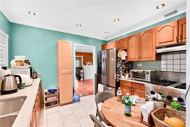 $925,000 | 406 North Rampart Boulevard, Los Angeles, CA 90026