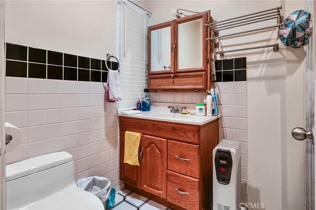 $925,000 | 406 North Rampart Boulevard, Los Angeles, CA 90026