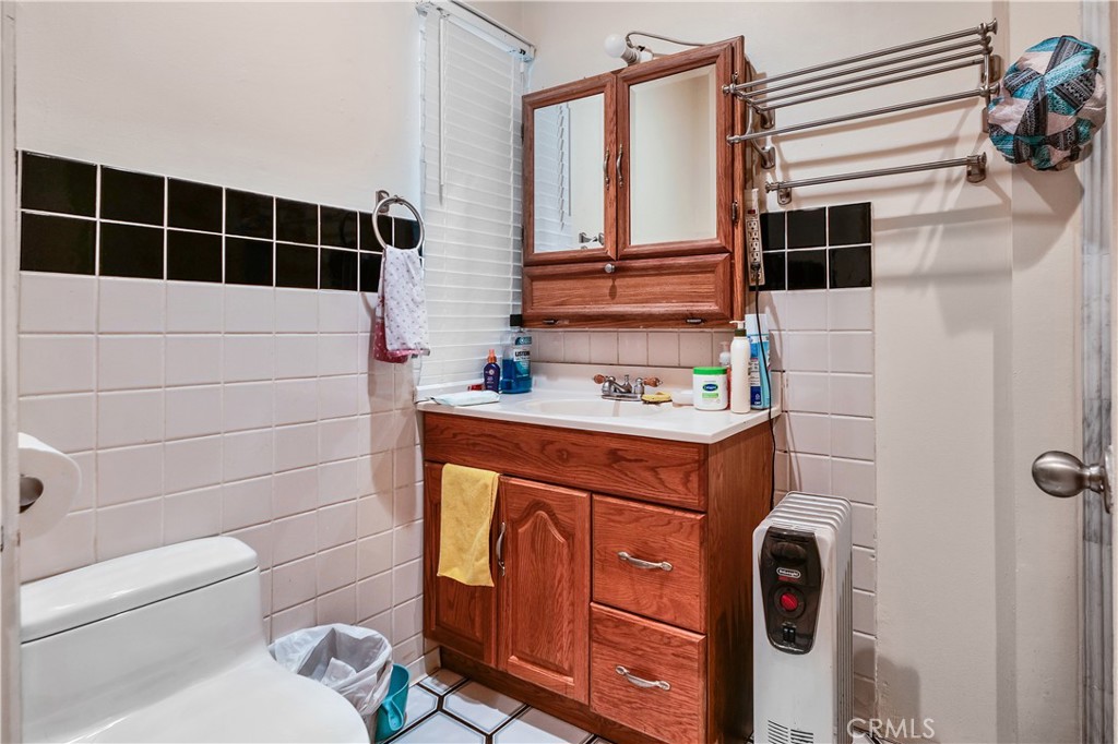 406 North Rampart Boulevard Los Angeles, CA 90026 - Photo 27 of 43