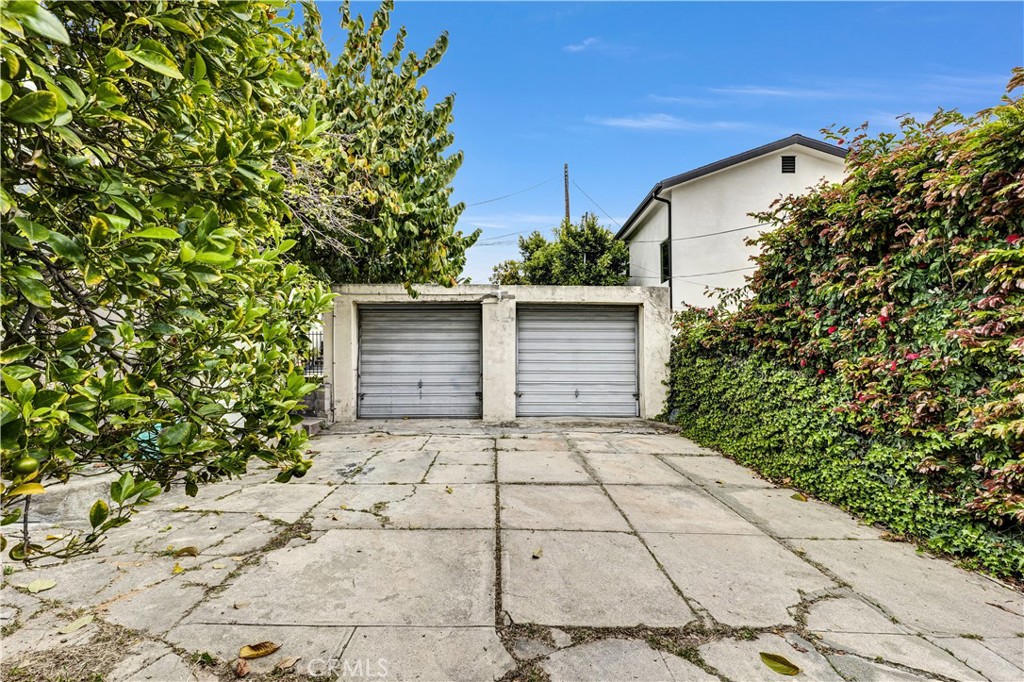 406 North Rampart Boulevard Los Angeles, CA 90026 - Photo 34 of 43