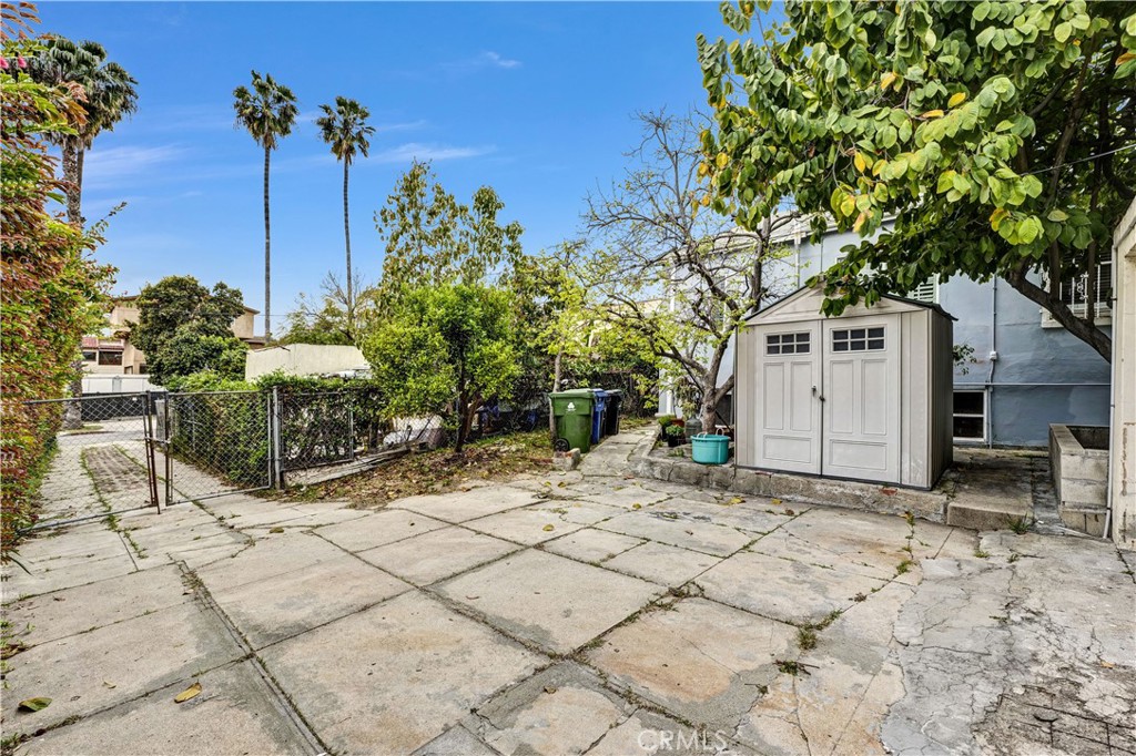 406 North Rampart Boulevard Los Angeles, CA 90026 - Photo 35 of 43