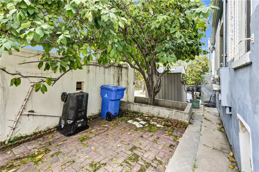 406 North Rampart Boulevard Los Angeles, CA 90026 - Photo 37 of 43