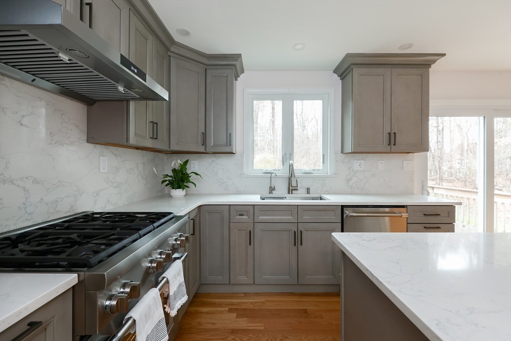19 Reeve Road Sharon, MA 02067 - Photo 8 of 37 Gallery Image 8