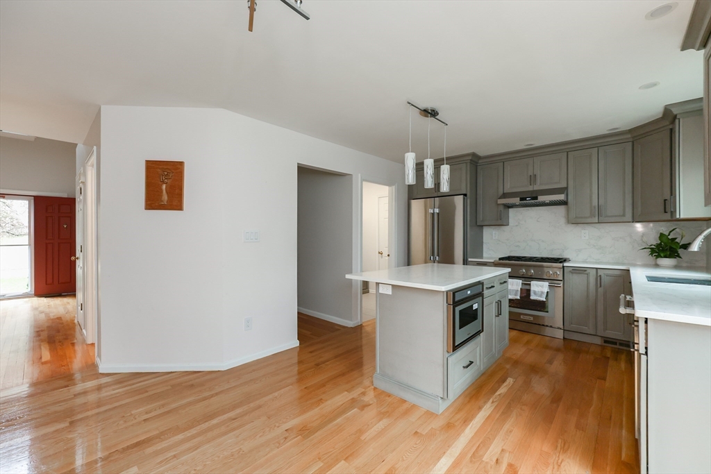 19 Reeve Road Sharon, MA 02067 - Photo 9 of 37 Gallery Image 9