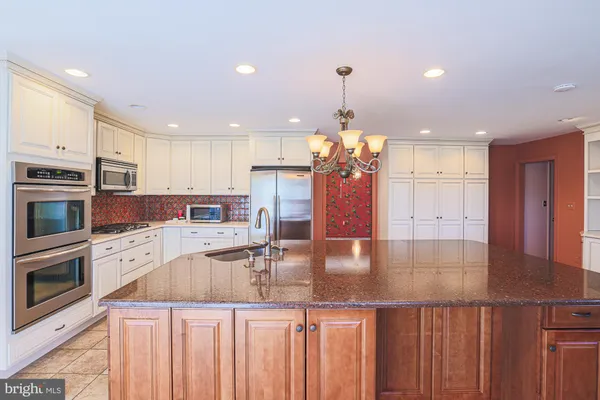 $685,000 | 14005 Foxland Road, Phoenix, MD 21131