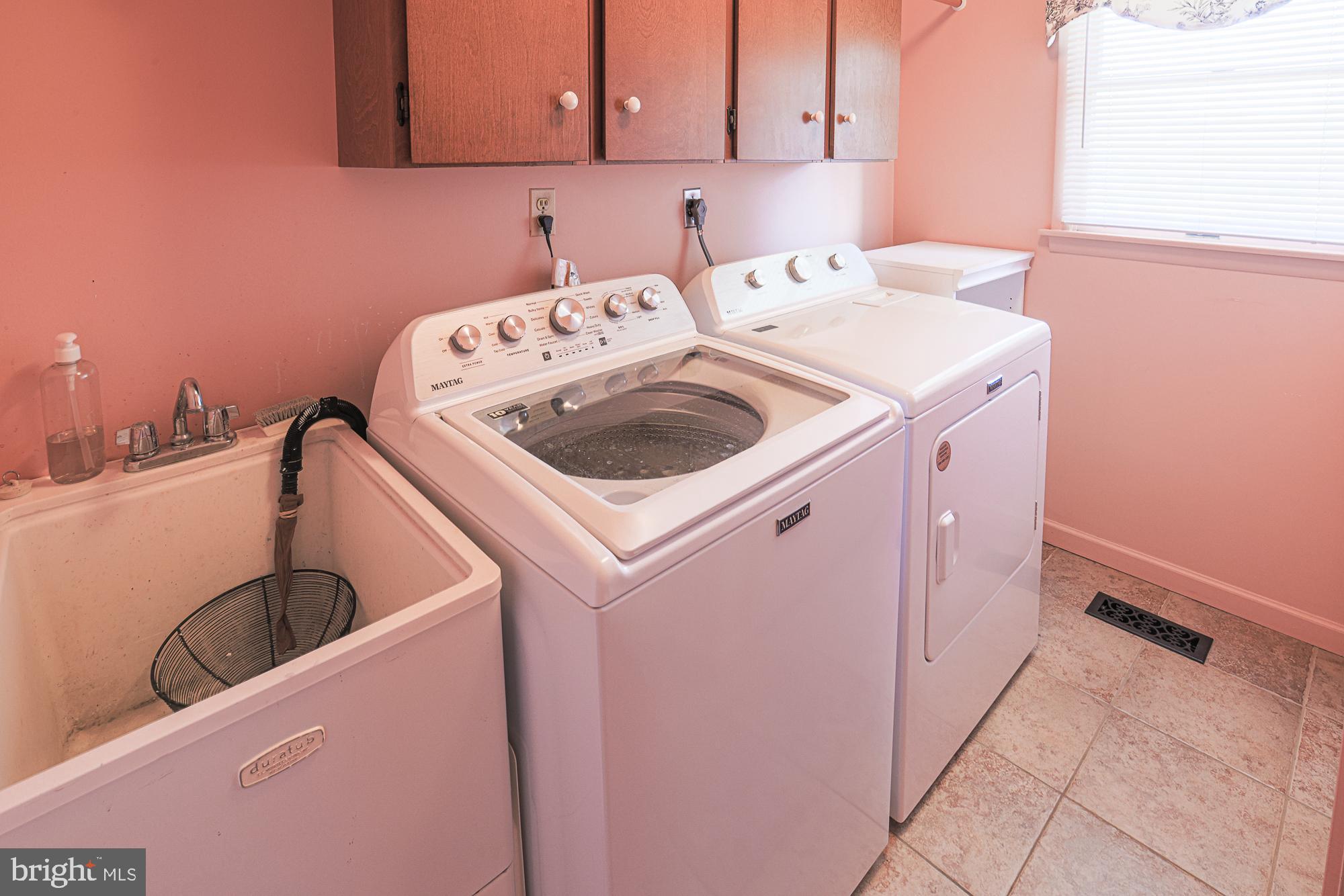 14005 Foxland Road Phoenix, MD 21131 - Photo 37 of 68 Laundry room off the kitchen