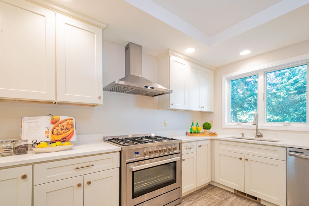 22 Pine Knoll Road Lexington, MA 02420 - Photo 14 of 42
