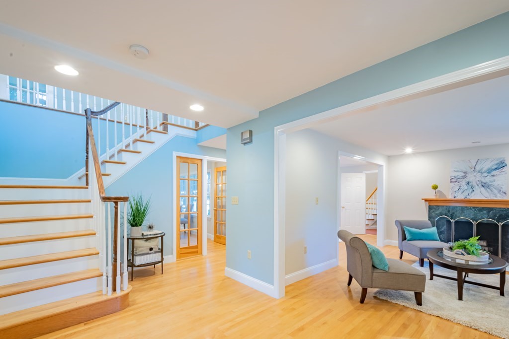 22 Pine Knoll Road Lexington, MA 02420 - Photo 2 of 42