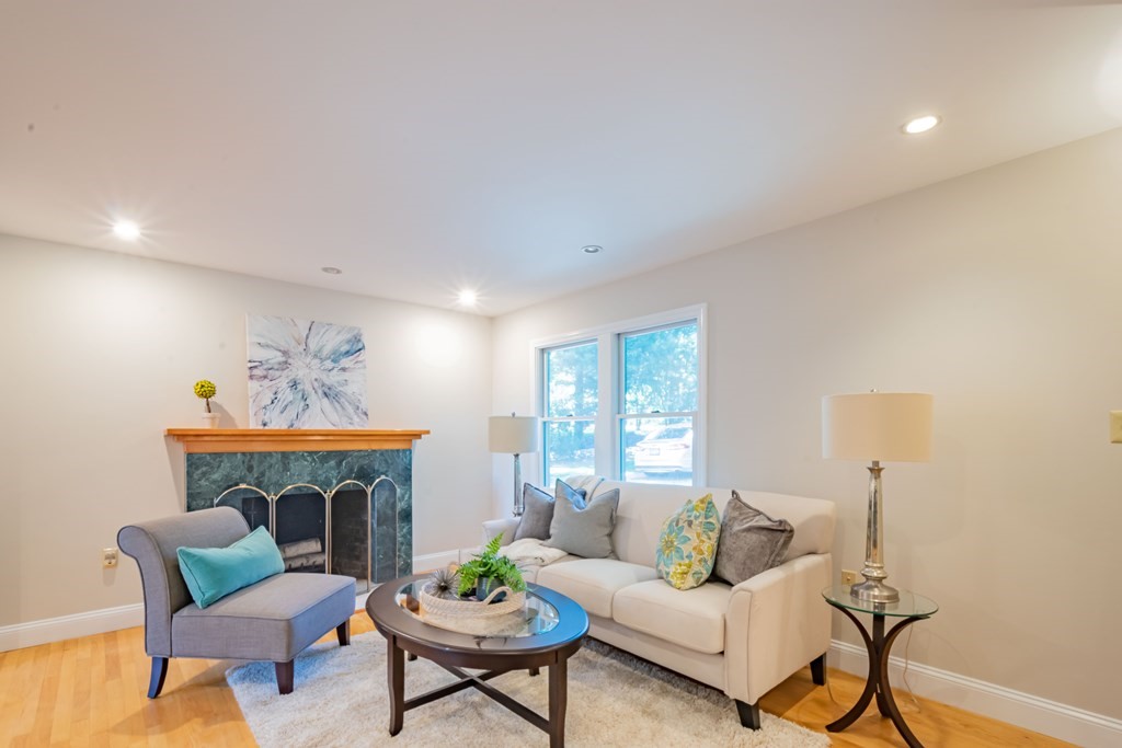 22 Pine Knoll Road Lexington, MA 02420 - Photo 3 of 42