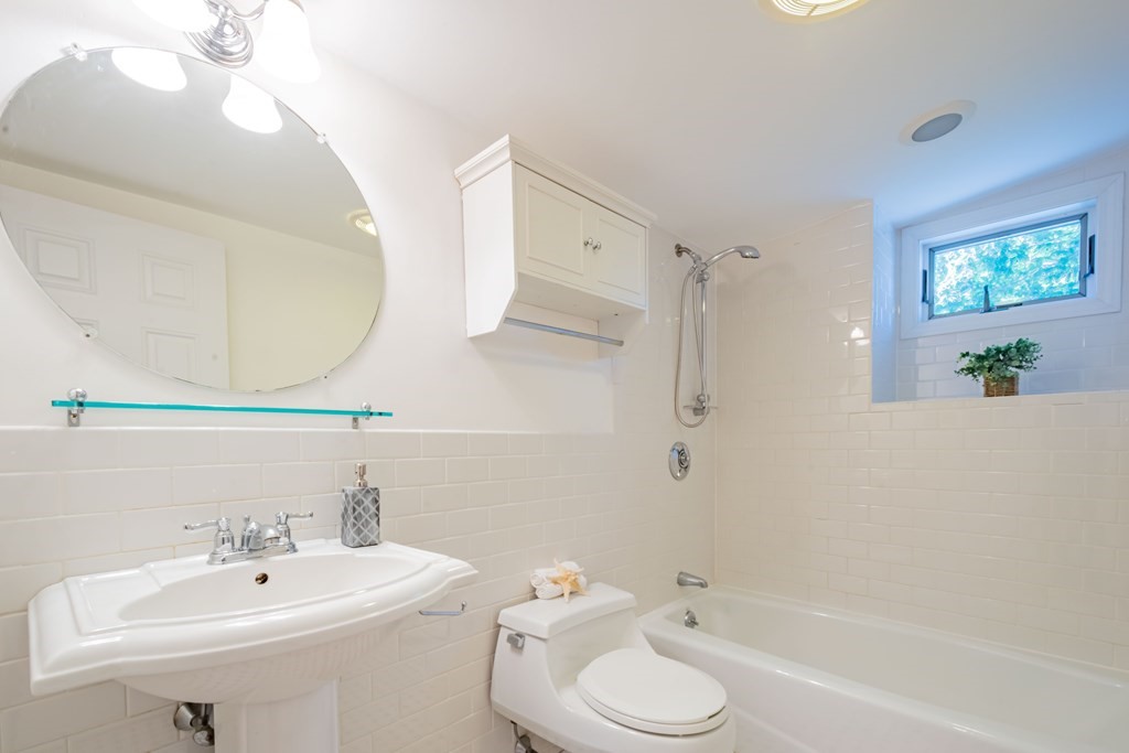 22 Pine Knoll Road Lexington, MA 02420 - Photo 34 of 42