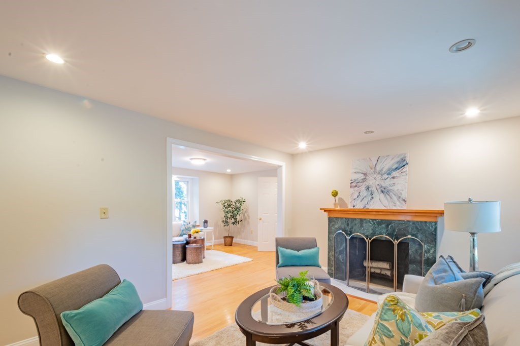 22 Pine Knoll Road Lexington, MA 02420 - Photo 4 of 42