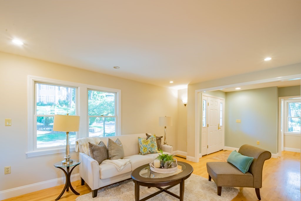 22 Pine Knoll Road Lexington, MA 02420 - Photo 5 of 42