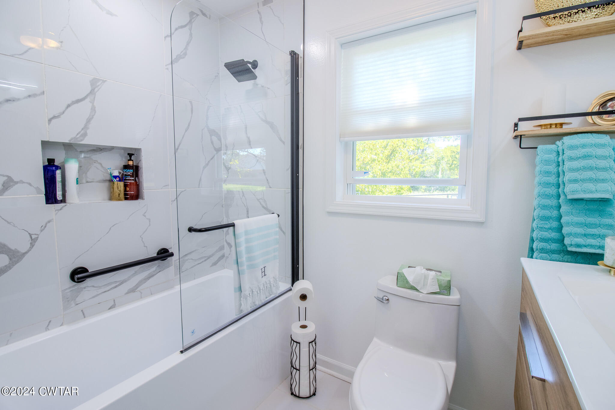 344 4th Street Henderson, TN 38340 - Photo 13 of 20 bathroom 2