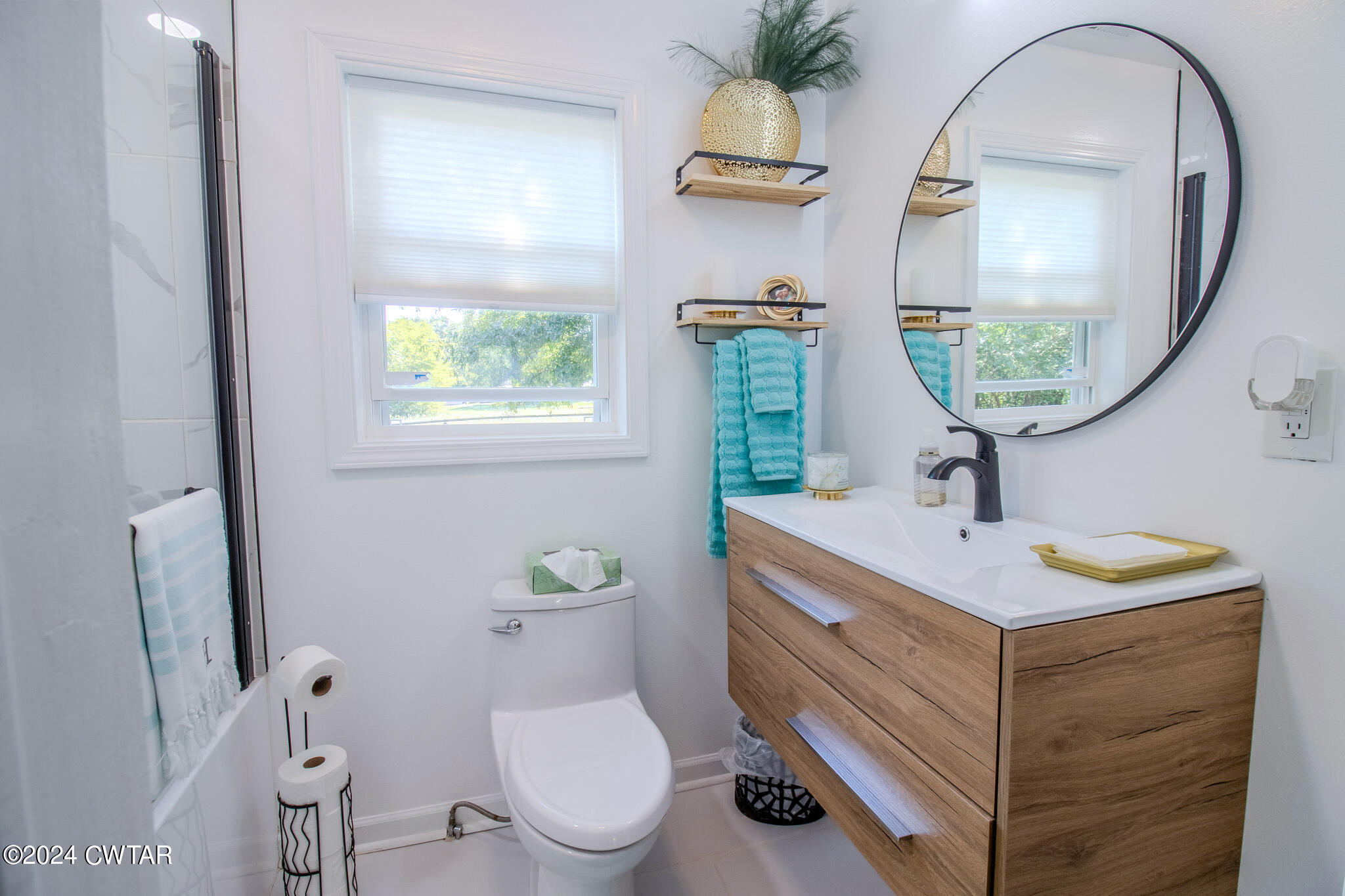 344 4th Street Henderson, TN 38340 - Photo 18 of 20 bathroom 1