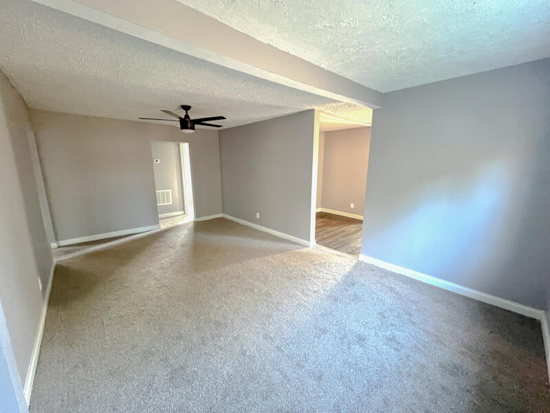 326 Inman Street Ringgold, GA 30736 - Photo 4 of 32 326 Inman-68
