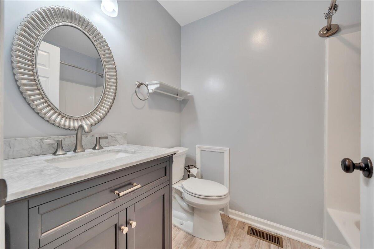 3353 Turner Branch Road Vinton, VA 24179 - Photo 19 of 42 Upper Hall Bath