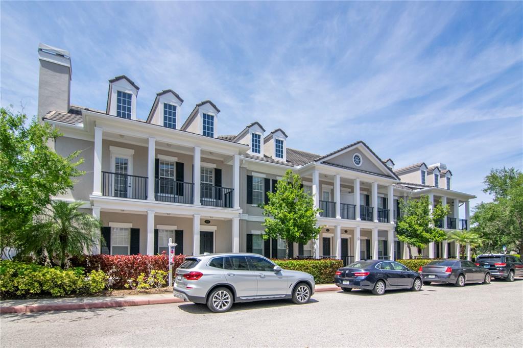 255 Newbury Pl North  