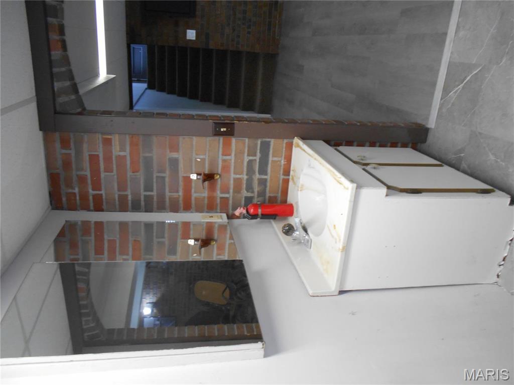 2408 Morrison Road Granite City, IL 62040 - Photo 25 of 27 Gallery Image 25