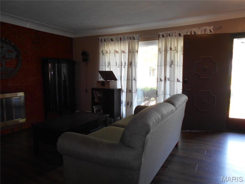 2408 Morrison Road Granite City, IL 62040 - Photo 4 of 27 Gallery Image 4