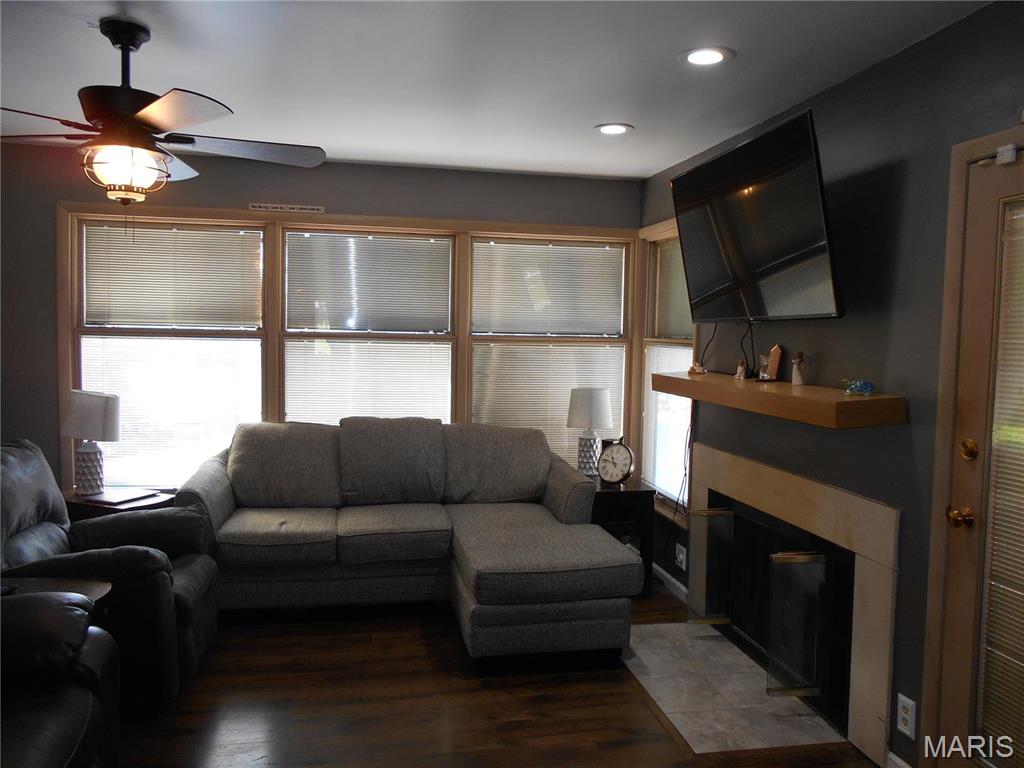 2408 Morrison Road Granite City, IL 62040 - Photo 8 of 27 Gallery Image 8