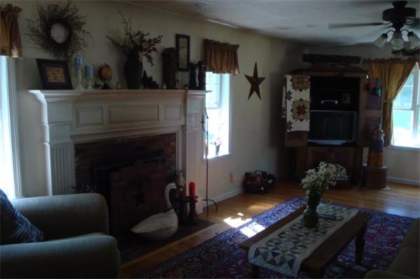 8 Mark Newton Road Westminster, MA 01473 - Photo 4 of 20 Gallery Image 4