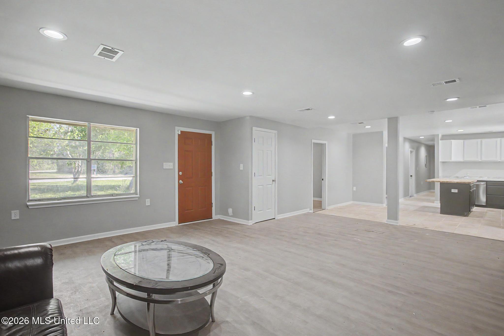 9424 Daisy Vestry Road, Unit B Biloxi, MS 39532 - Photo 6 of 14 Unit B- 3 bed (3)