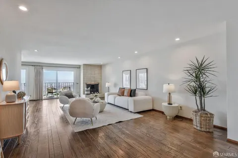 $2,400,000 | 915 Burnett Avenue, San Francisco, CA 94131