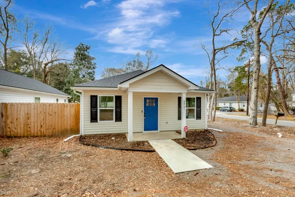 $2,090 | 6961 Raymond Avenue, North Charleston, SC 29406