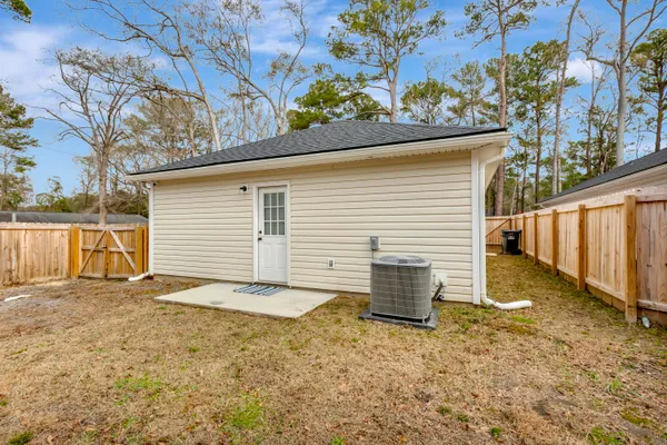 $2,090 | 6961 Raymond Avenue, North Charleston, SC 29406
