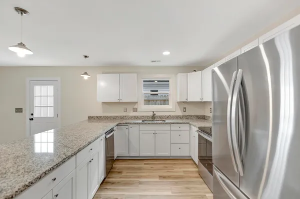 $2,090 | 6961 Raymond Avenue, North Charleston, SC 29406