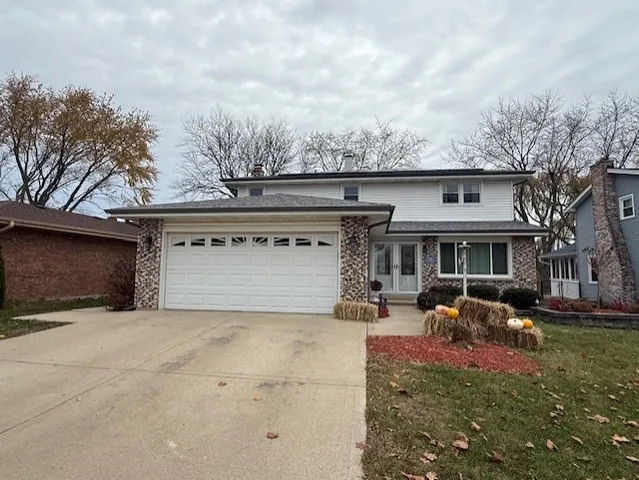 $494,900 | 969 Dearborn Circle, Carol Stream, IL 60188