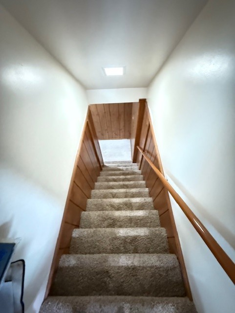 969 Dearborn Circle Carol Stream, IL 60188 - Photo 28 of 46 a view of entryway