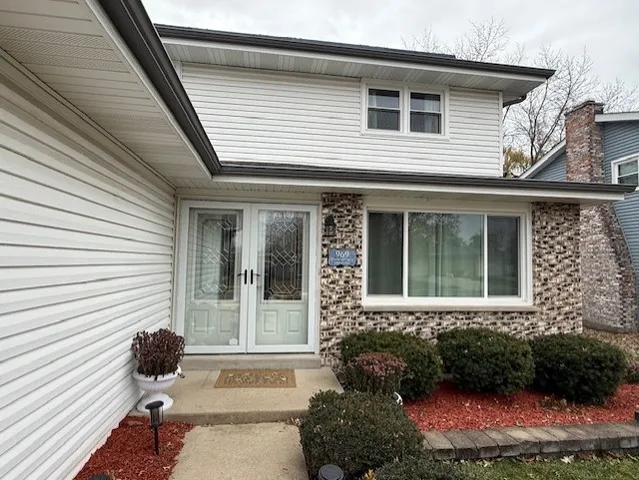 $494,900 | 969 Dearborn Circle, Carol Stream, IL 60188