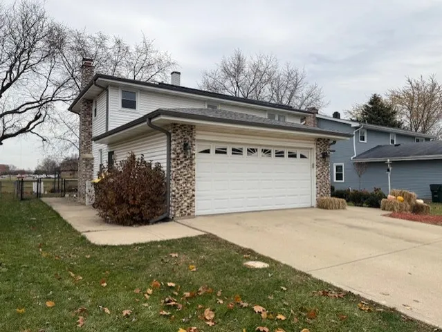 $494,900 | 969 Dearborn Circle, Carol Stream, IL 60188