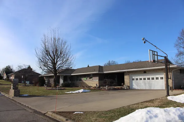 $315,000 | 216 West 28th Street, Jasper, IN 47546