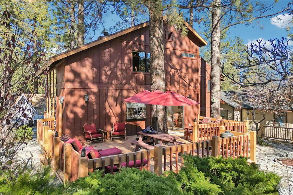 1847 Thrush Road Wrightwood, CA 92397 - Photo 21 of 33 an outdoor space with patio and white umbrellas