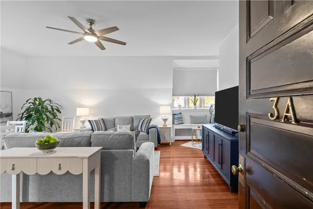 $2,995 | 434 Bellevue Avenue, Unit 3A, Newport, RI 02840