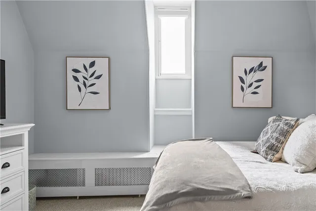 $2,995 | 434 Bellevue Avenue, Unit 3A, Newport, RI 02840