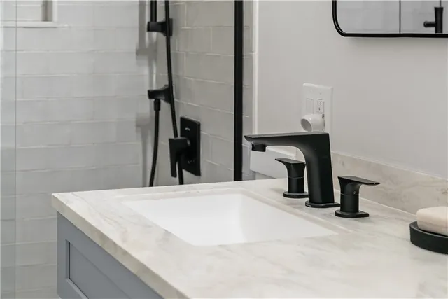 $2,995 | 434 Bellevue Avenue, Unit 3A, Newport, RI 02840