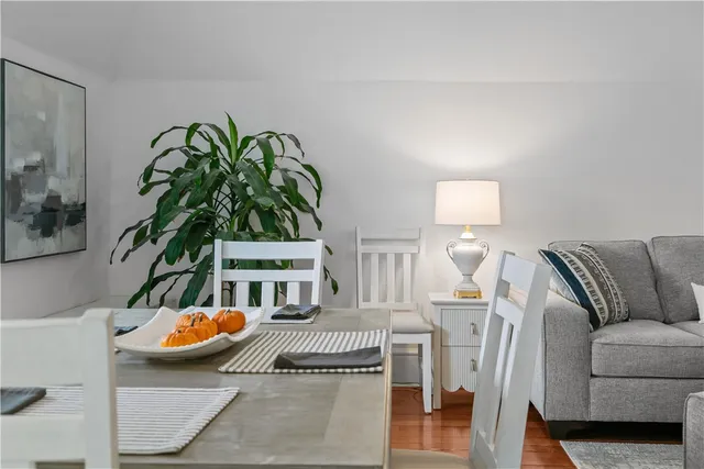 $2,995 | 434 Bellevue Avenue, Unit 3A, Newport, RI 02840