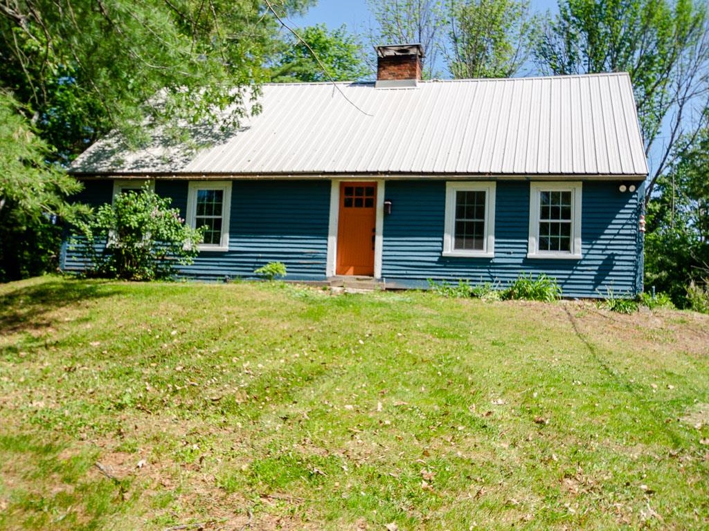 304 North Road Epsom, NH 03234 - Photo 4 of 40