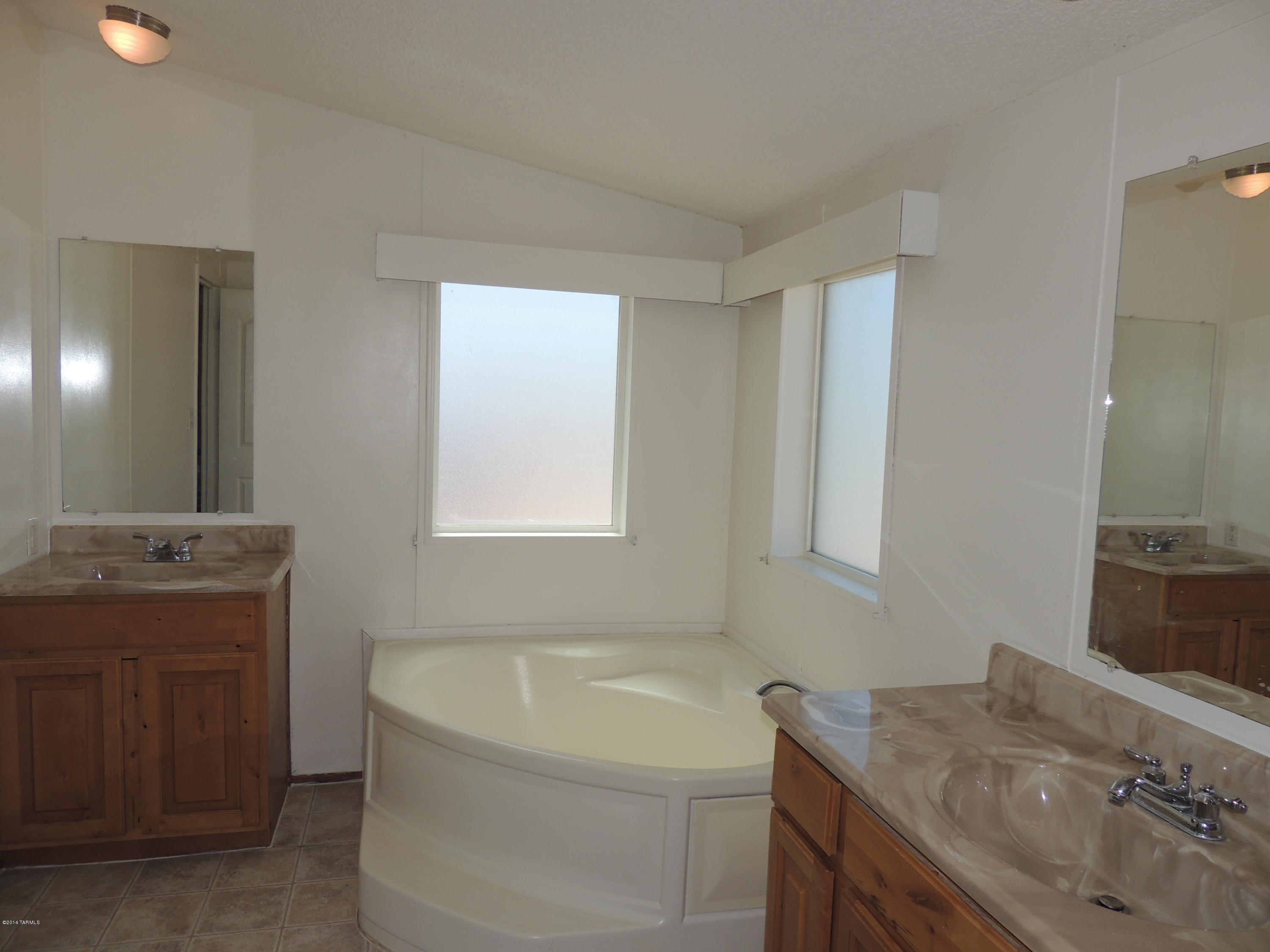 16000 Gold Bell Road Marana, AZ 85653 - Photo 6 of 35