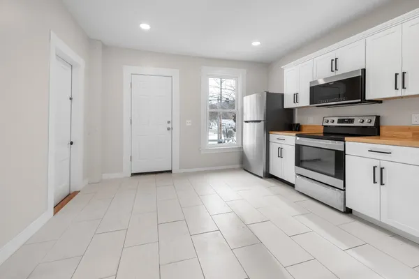 $530,000 | 157 Summer Street, Hartford, VT 05001