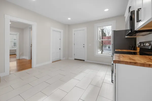 $530,000 | 157 Summer Street, Hartford, VT 05001